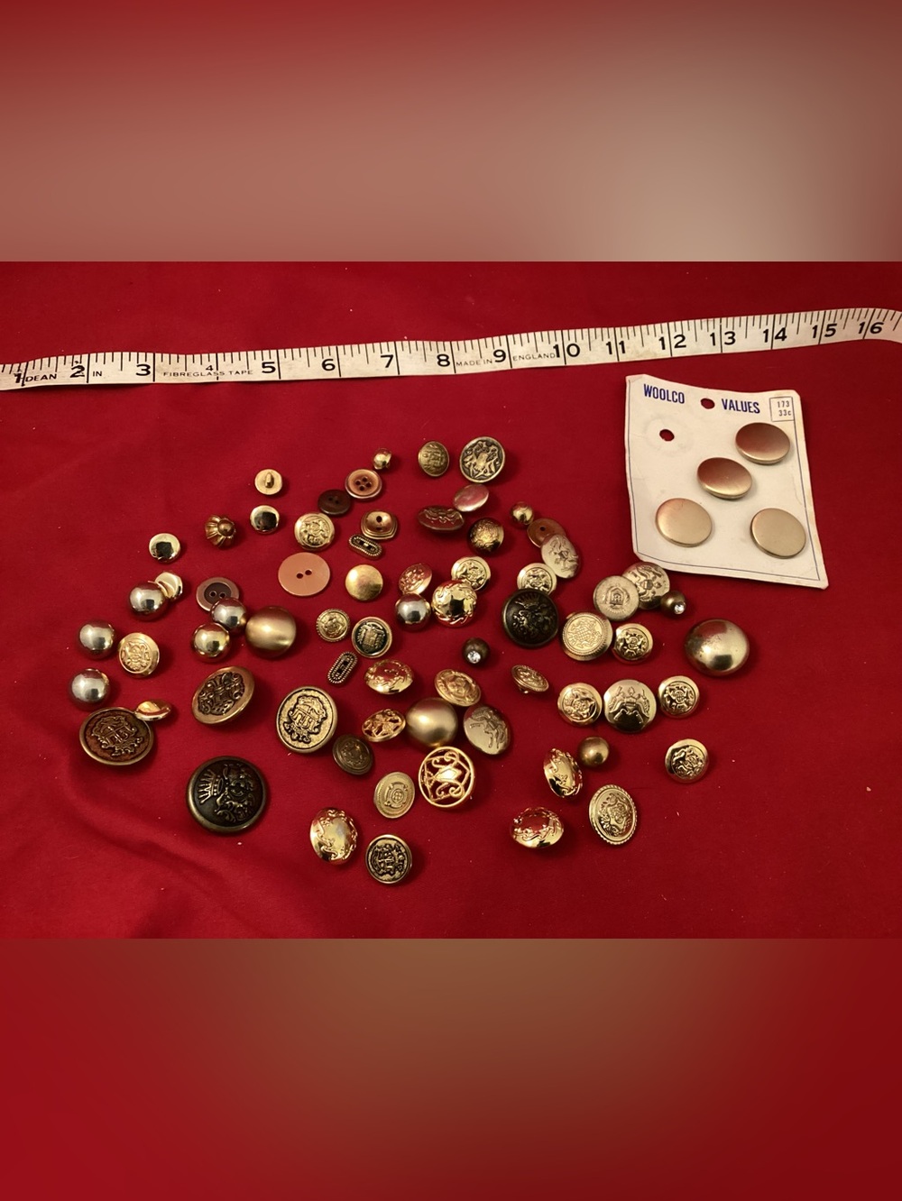 104 grams of mostly Gold tone Sewing Buttons Lot